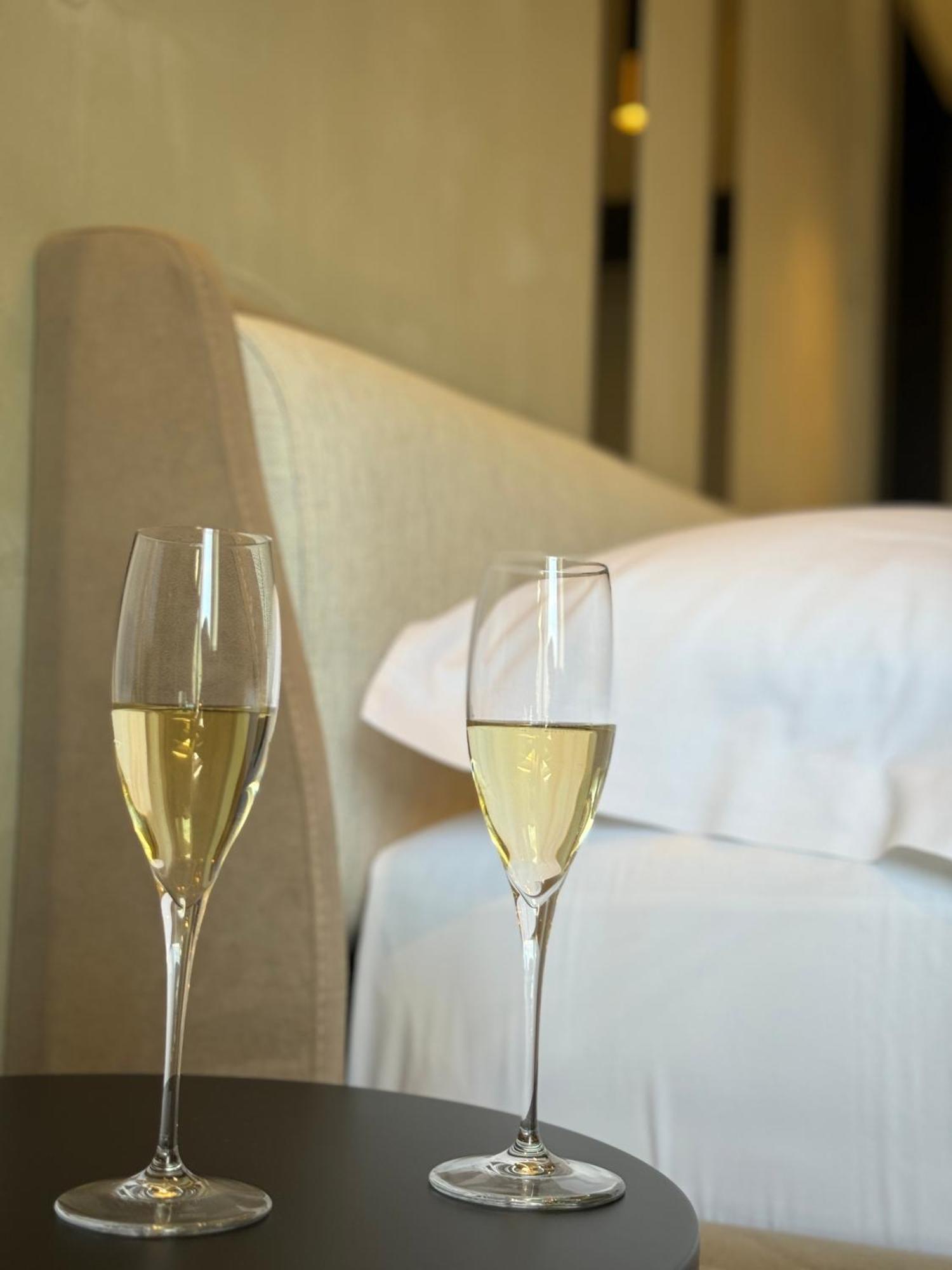 Nuna Hotel Radhimë Εξωτερικό φωτογραφία