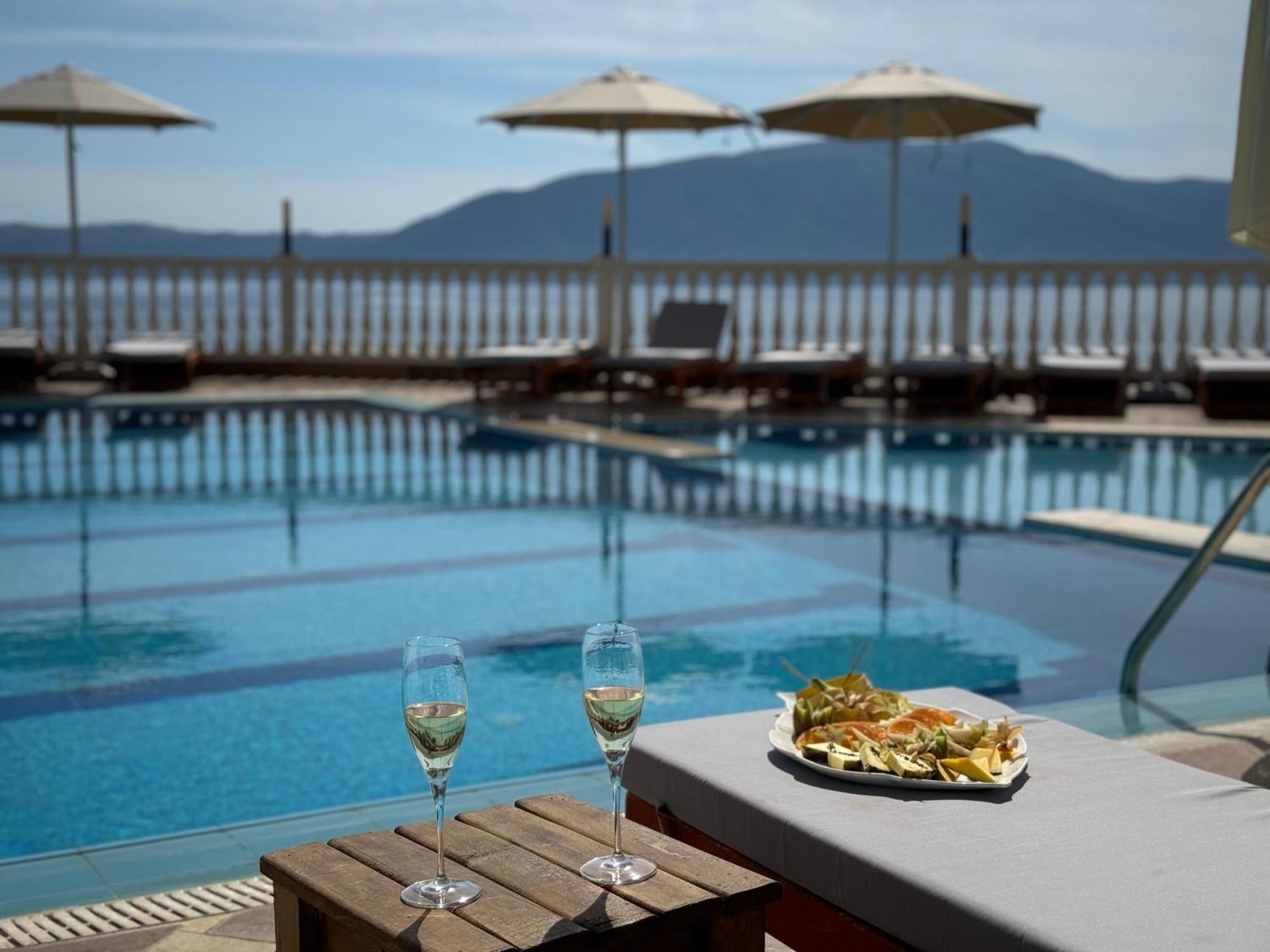 Nuna Hotel Radhimë Εξωτερικό φωτογραφία