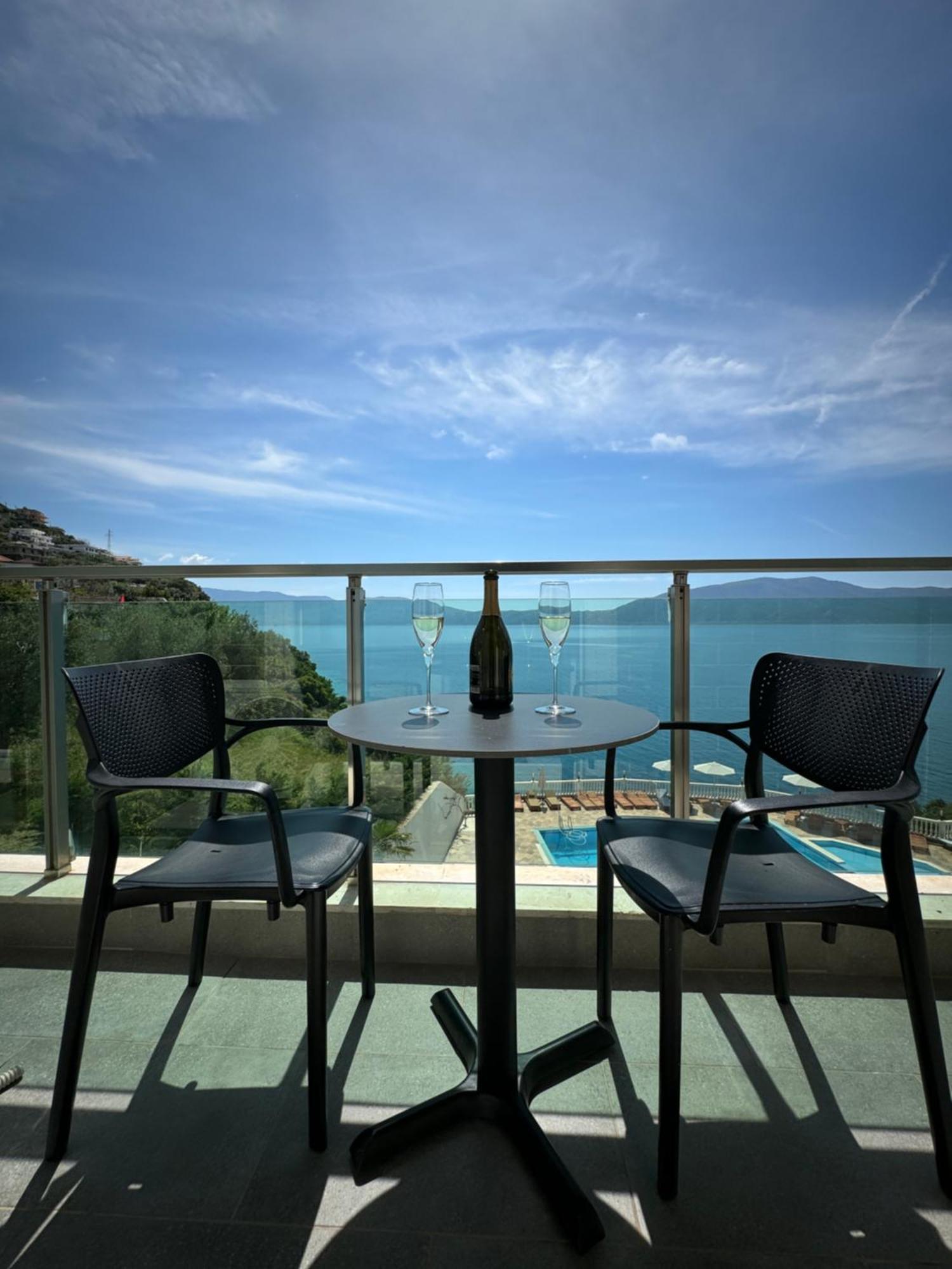 Nuna Hotel Radhimë Εξωτερικό φωτογραφία