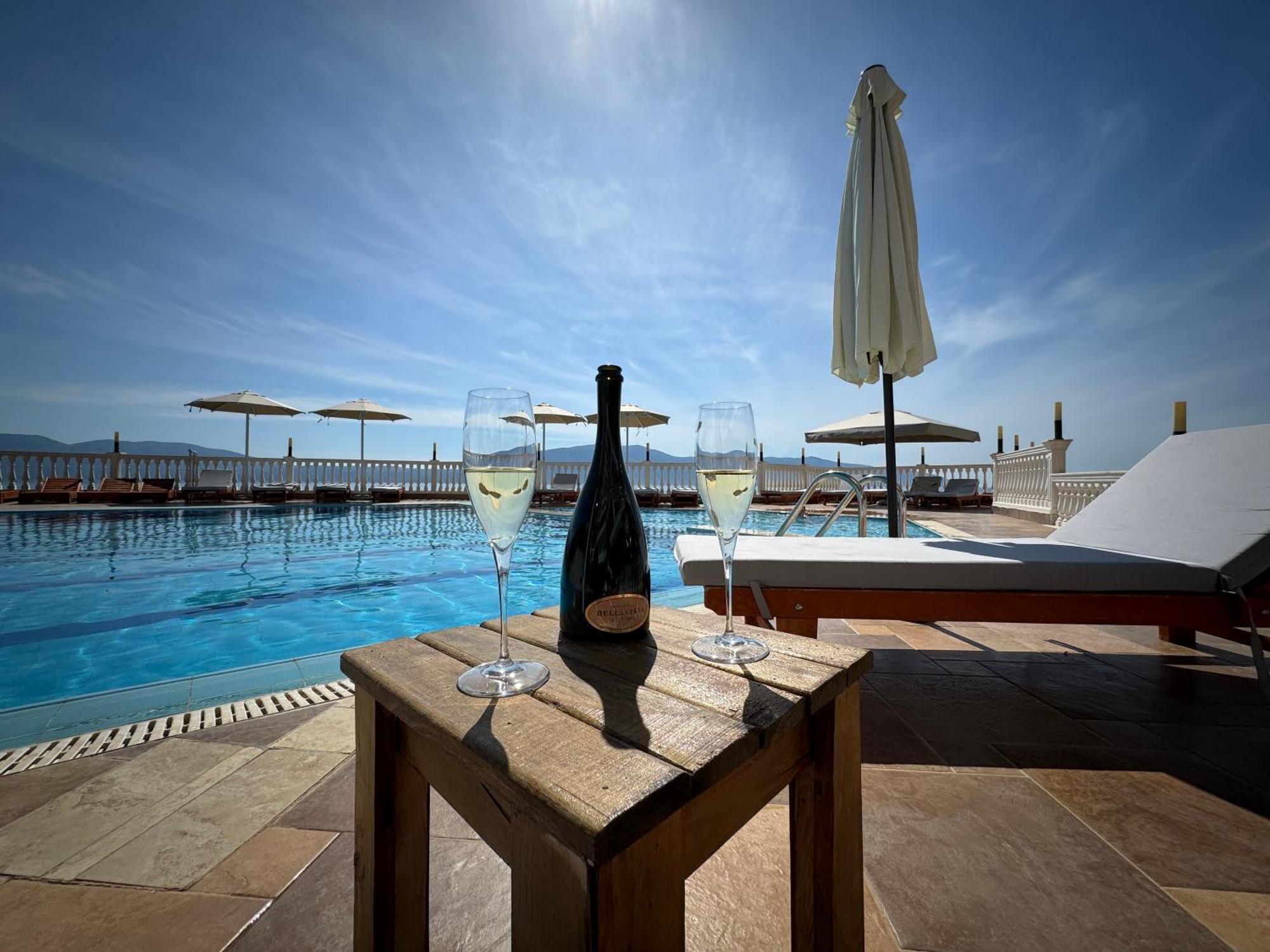 Nuna Hotel Radhimë Εξωτερικό φωτογραφία